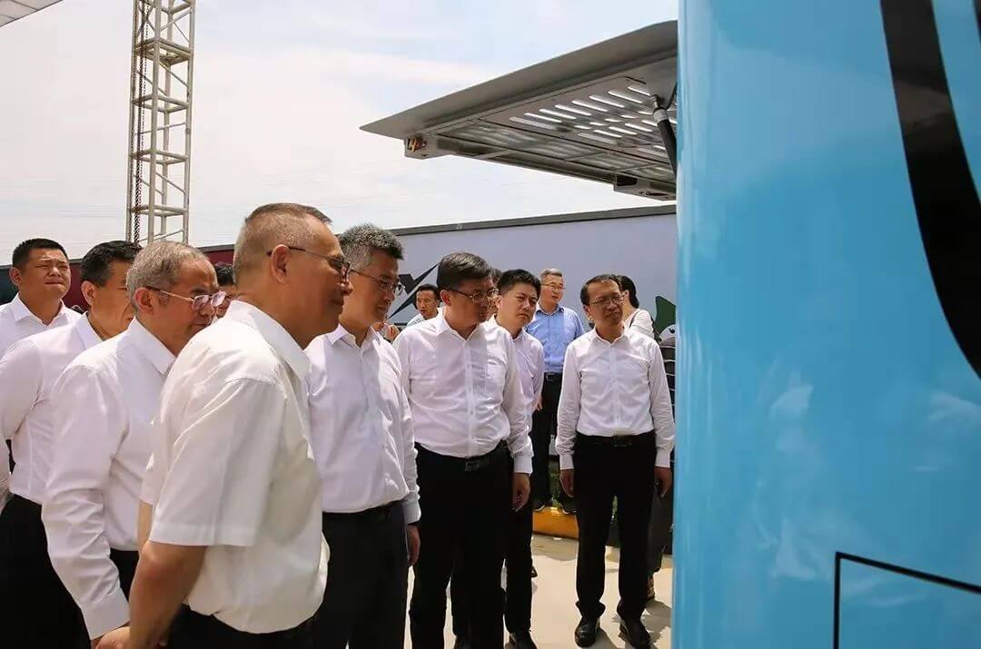 南京首條氫能客車示范線開(kāi)啟氫藍(lán)時(shí)代