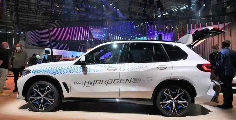 與豐田共同研發(fā)，寶馬首款氫燃料電池SUV iX5 Hydrogen亮相.jpg