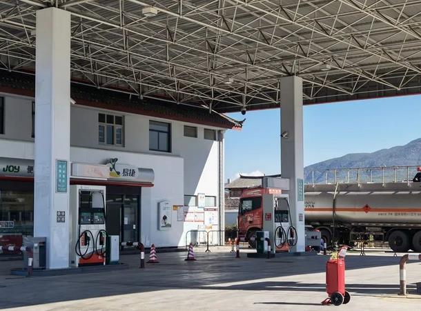 云南省第一個加氫站在麗江開工建設(shè).jpg