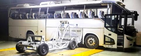 歐輝氫燃料客車通過國內(nèi)首次碰撞試驗，“護奧”實力贏得了央視的贊許！.jpg