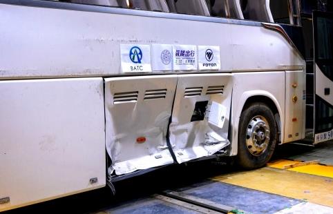 歐輝氫燃料客車通過國內(nèi)首次碰撞試驗，“護奧”實力贏得了央視的贊許！.jpg