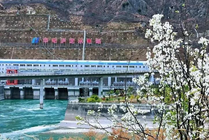 中國(guó)華電第一瓶“綠氫”誕生了！.jpg