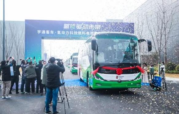 宇通簽約國家電投氫能，100輛大巴交付.jpg