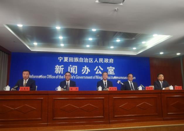 在《實(shí)施方案》的指導(dǎo)下，寧夏走出了綠能開發(fā)、綠氫生產(chǎn)、綠能轉(zhuǎn)型發(fā)展的道路.jpg
