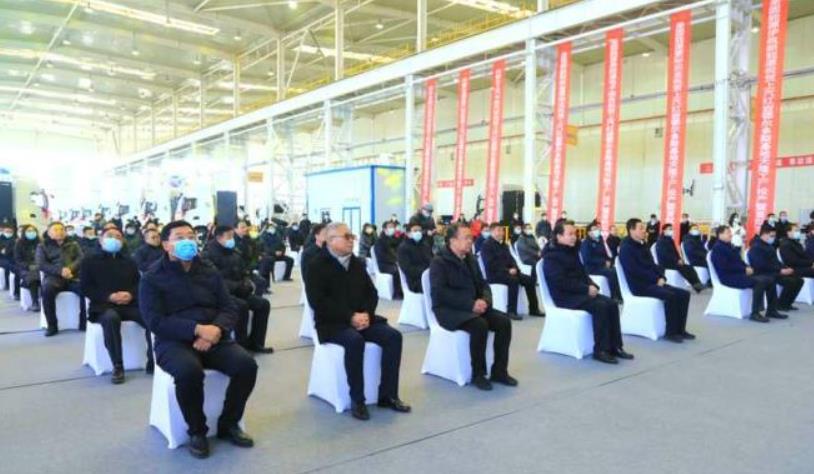 上汽紅巖鄂爾多斯基地天隆工廠投產(chǎn)，首批氫能重卡下線.jpg
