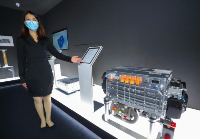 驕傲！為冬奧會服務的燃料電池汽車發(fā)動機來自大興.jpg