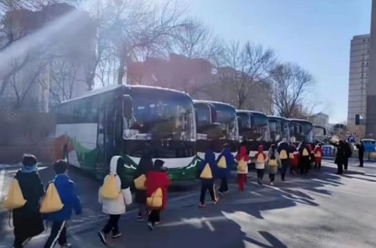 零故障、零延誤、零投訴！宇通氫能源客車圓滿服務(wù)冬奧會.jpg