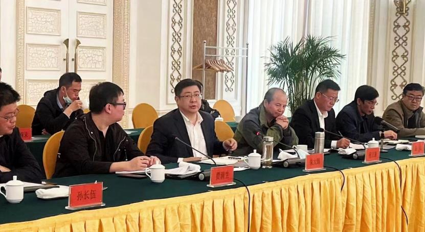 共同發(fā)展氫能規(guī)劃和三年的氫能合作！貴州氫能效率與烏魯木齊甘泉堡經(jīng)開區(qū)簽署氫能產(chǎn)業(yè)合作協(xié)議.jpg