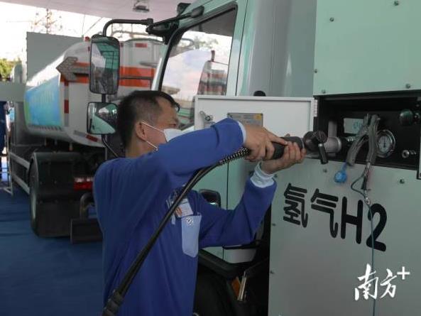 24臺(tái)氫能環(huán)衛(wèi)車“上崗”