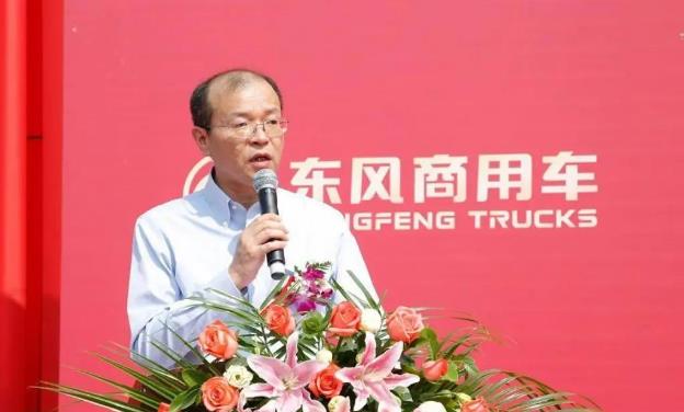 拿下200臺氫能車輛運營大單，三央企合作助力武漢首批“喝氫吐水”渣土車年內上路.jpg
