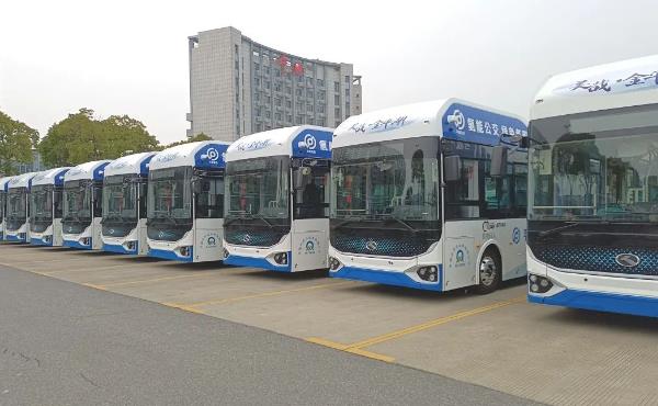 80kW燃料電池發(fā)動(dòng)機(jī)，鋒源氫能助力平湖氫能公交示范投運(yùn)！.jpg
