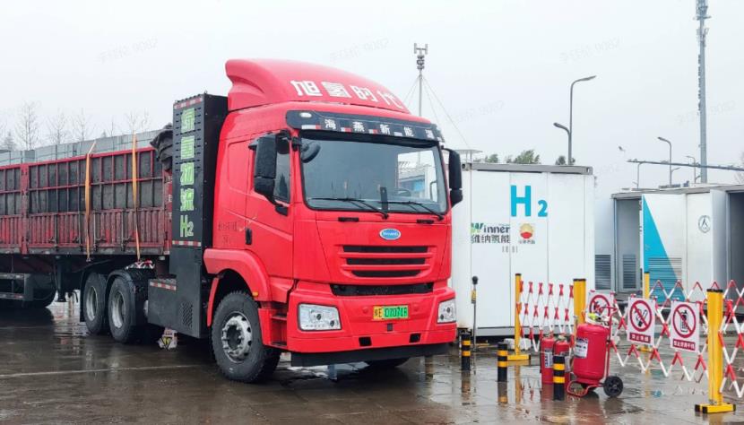 陜西省首條氫能重卡城際物流通道開啟測試運營.jpg