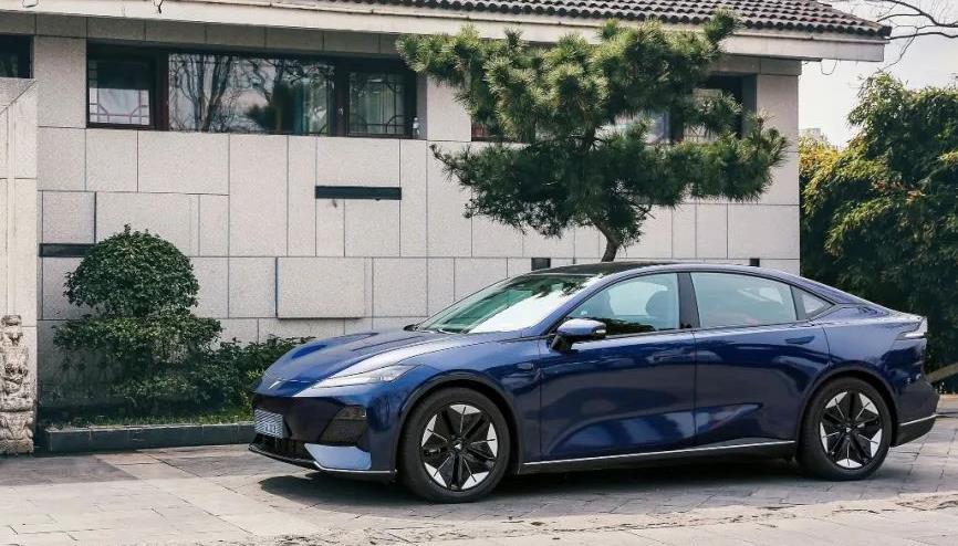 深藍汽車榮獲2022年企業(yè)標準“領跑者”證書！.jpg