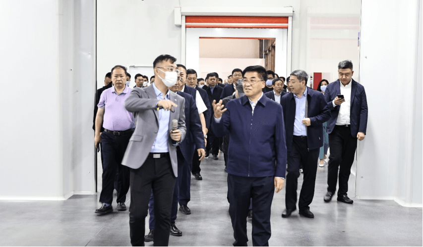 長春市人大常委會(huì)黨組書記、主任王忠厚調(diào)研國氫科技長春綠動(dòng).png